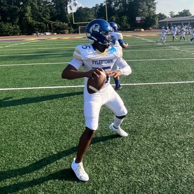 6’2 QB 195lbs 3.7 GPA Tylertown HighSchool 4.7 40time class of ‘26 email ~ keonnisdavis24@icloud.com #6018761453