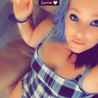 heyyy! my names kitten! linked in my bio is a page for all fantasies welcome!!! a secret world that is promised to not disappoint! hope to see you there! 💋💋