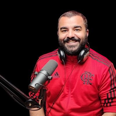 📍Latino-americano do subúrbio do Rio, flamenguista e socialista.
ℹ️ Jornalista no @LadoBdoRio e no A Vida & A Bola