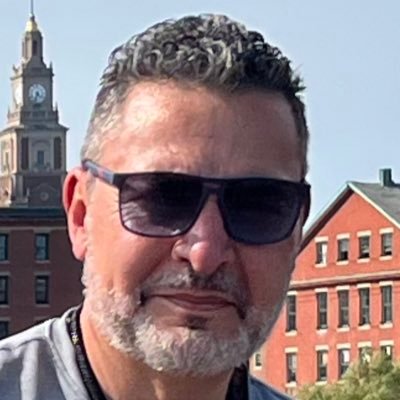 rovihu's profile picture. Administrador Financiero, Emprendedor, Trabaje muchos años en el Sector Financiero , con la izquierda solo Escribo.