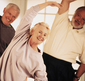 Equipo multidisiplinario especialistas en ejercicio físico en los adultos mayores.