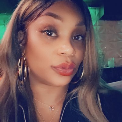 momoluvsb's profile picture. 