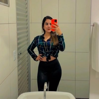 Odontóloga-UNC 🇵🇾 Máster en Dentística Restauradora UEPG🇧🇷 Amante del arte y la cocina 👩🏻🎨 🧑🍳