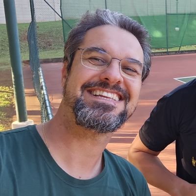 Agrônomo por formação, caipira por paixão. Tentando deixar filhos melhores pra um mundo que espero que seja melhor.