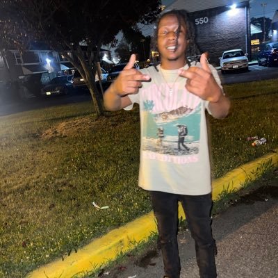 Investor & Producer 🫡Former Bitcoin Holder🚀BALLS DEEP IN SOL🤷🏾♂️ IM STILL IN THE HOOD