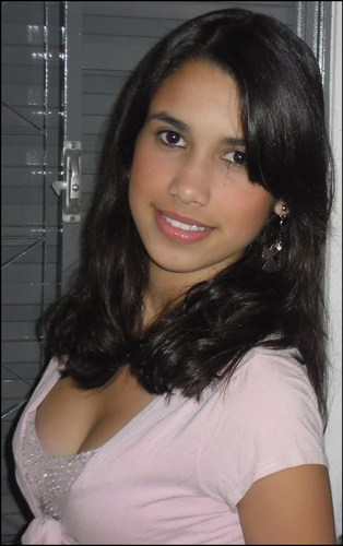 Fala oque pensa de mim pra geral ; mais quando me vê tú abaixa a cabeça (♫
