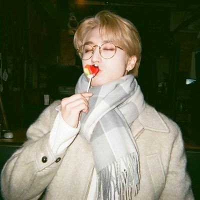 viasKzz's profile picture. 