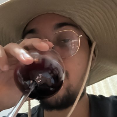 Tu psicóloco favorito. Esto es twitter mijo, relájese.