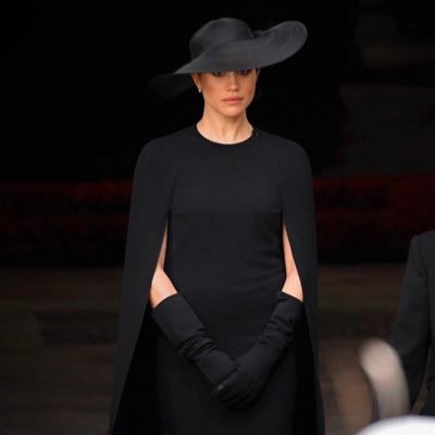 moki77i's profile picture. Turning dreams to reality. team Meghan and Harry anytime