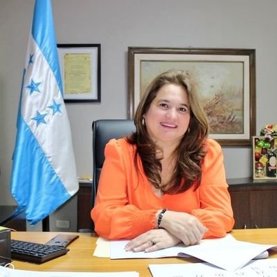 Patólogo FCM-UNAH. 
Profa titular III Fundadora del Post Grado de Med Legal y Forense de Honduras 🇭🇳 Ex Dir. Medicina Forense MP
Viceministra de seguridad