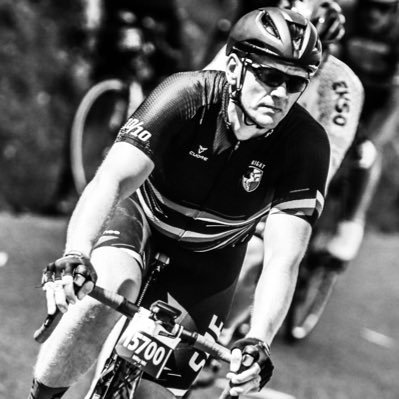 Head of Design @DesignBradfield 🖥🗜⚒✏️ @ Bradfield College, Ski⛷, Rowing🚣♂️ and Spin instructor🚴♂️.massive sci-fi geek 🛸all views are my own🇬🇧