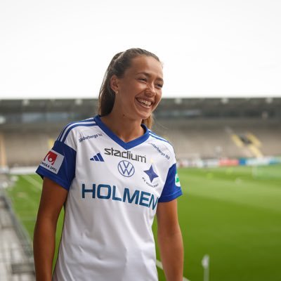 She/her. Professional football player @ifknorrkoping. Puma Athlete, Management: @DietmarNess. Jurist, Player Legal Manager @spelarforening