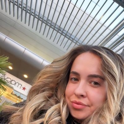 Classicmichell's profile picture. Be honest and trust no one 💔💔💔💔