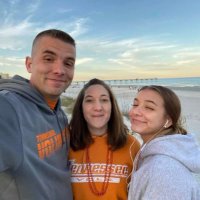 Renee Hahn (@hahn_jhahn9041) 's Twitter Profile