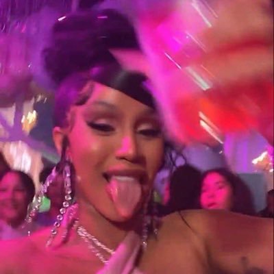 18+ page, Dm for https://t.co/XnABx1LqMK meet ups.