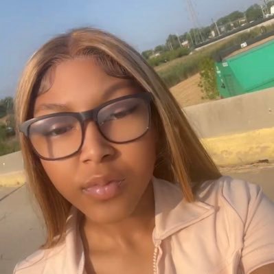 19💚™️ | zbths🐝 🎓| add me onna book: Kennedy Lezine™️