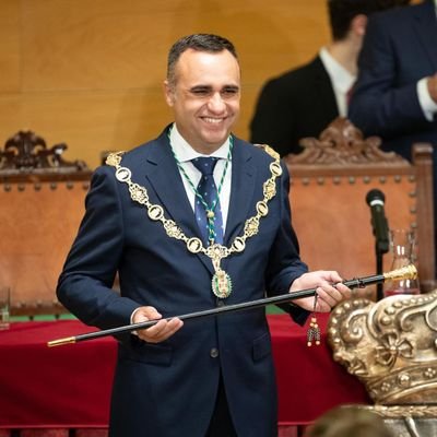 Presidente de la Diputación de Granada y Alcalde de Alhendín, pueblo que me vio nacer, crecer y vivir con mi familia. Presidente del Partido Popular de Granada