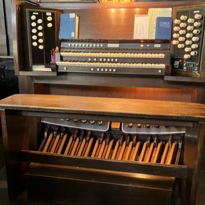 I am a freelance musician (organist / accompanist / recitalist / tutor / choirtrainer) based in Birmingham, UK. More information at https://t.co/8J1xMZRAcN