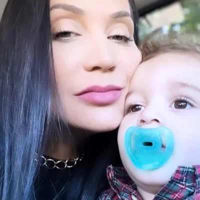 ka_fferreira's profile picture. Casada 💍  Mãe 👩🏻👧🏻👶🏻  Médica de Família e Comunidade, pós-graduada em preceptoria médica, apaixonada pela saúde pública