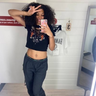 za_curlz's profile picture. #longlivedaddy 💕❕  Troy WBB❤️⚔️