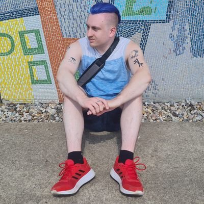 DE/EN | er/ihm; he/him | 29 y/o | INFP | tired and socially awkward 24/7 | arbeitet im Einzelhandel | Games, Anime, Tattoos, Memes | Blabla: @Nail_mixa