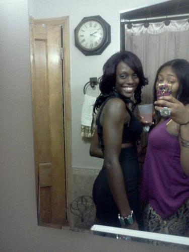 Darkandlovely24's profile picture. Im a very out goin woman, love bein around the ones I love, havin a good time