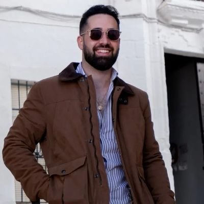 Graduado en Geografía e Historia. Deporte y esports. Si no me conoces te caeré mal pero si me conoces, también.