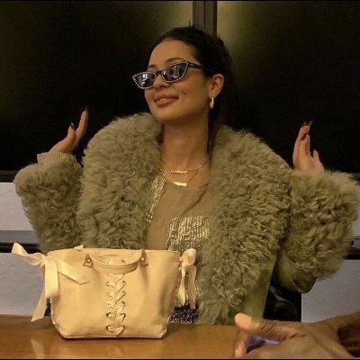 bu isiltili hayati ben sectim (fan account'muşum öyle diyorlar)