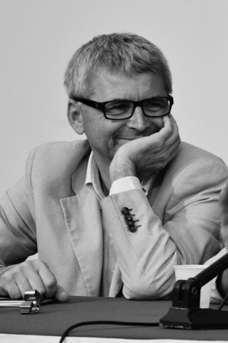 claudiograssi's profile picture. Presidente Centro Culturale Concetto Marchesi di Milano.  Direttore di Oltre Il Capitale. Amo la musica e colleziono vinile