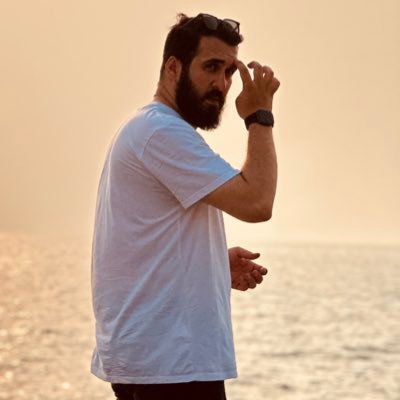 HosseinKashanii's profile picture. | ما را میان بادیه باران گرفته است...| 🖇️