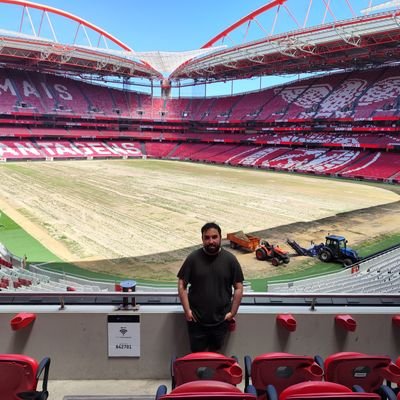 🗞️ Cubro al R. Sporting Gijón en @LaVozdeAsturias
📹 Ex Analista táctico @CDLealtad (2B/3RFEF)
📊 Analista de datos por @FungeUVA
⚽ ID Talent Scout II @ThePFSA