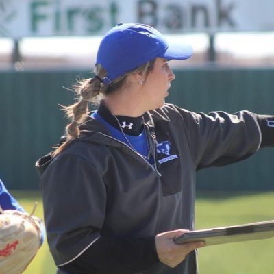 Teacher and Head Softball Coach @CityViewSB | @MSUTexasSB alum | FAITH. FAMILY. FRIENDS. FITNESS. FASTPITCH. | Exodus 14:14 🥎