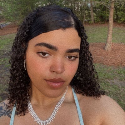 Hannah_304's profile picture. chs 🌊☀️