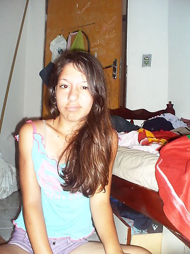 ~ Todas são iguais mas essa é diferente.~ Geminiana,12,Dramática, irritante,carente,louca,bipolar,irônica,desligada,chata e muito ciumenta. Prazer, eu.