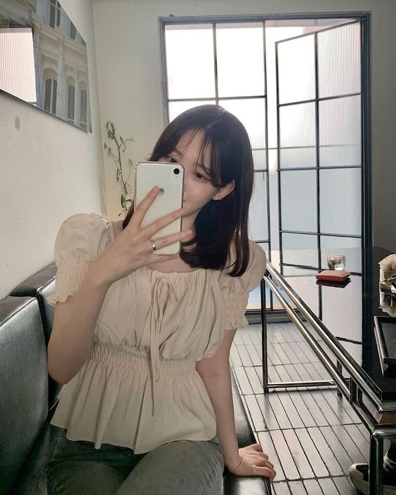 c5tXmTrcg692227's profile picture. 直接会える人だけ
フォローしてくれたらDMおくります💘
実際は童顔な方だと思います⭐