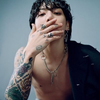 slayergirl2902's profile picture. #ARMY💜 #STAY💚 #HIDDEN💙 #BlackRose🖤
I'm internally screaming, externally dying, and emotionally drained all the time💀