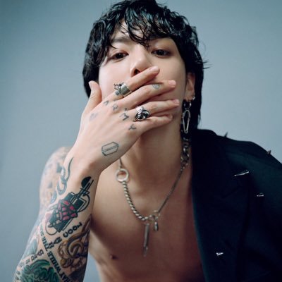 JKookieTae124's profile picture. "A future without you is a world without color, filled with monochrome coldness. Even the darkness we see is so beautiful" OT7 B:JK BW:V 💜 Taekook #GoBucks