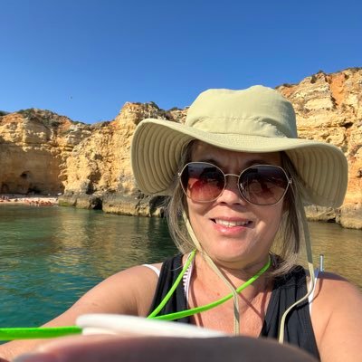 MandyRo14817951's profile picture. Tesla & Palantir investor