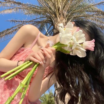 yaovaluk6's profile picture. 旅行が大好きで、新たな文化や美食を求めて世界中を巡っています🌍✈️ ヨガも大好きで、心と体をバランスさせるために日々実践しています🧘♀️💫 映画鑑賞も大好きで、感動や興奮を共有する時間が至福のひとときです🎥🍿 美味しい料理と共に、笑顔と喜びを提供することに情熱を注いでいます!