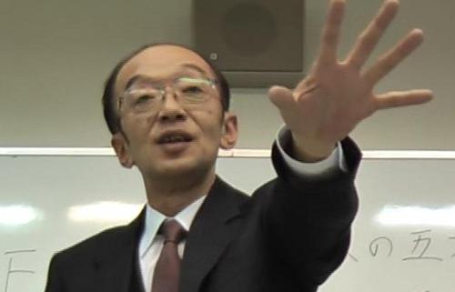 「微量元素ミネラル」を製造している会社で、営業の責任者をやってます。各地で「健康セミナー」を開いて「ミネラル」の普及活動に努めてます。趣味が、パソコンと料理と読書の、フツーのオジサンです。よろしくお願いします。