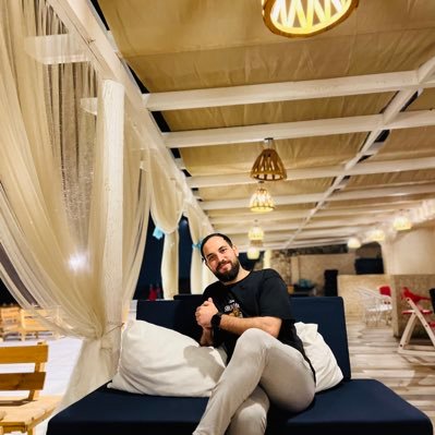 إنسَان من جوّاك وجوّايا، يِضحك يضحّك خلقِ الله، عيُونه تِشافي المبتلِي، حظّي بالهوى أعشق أنا الغرِيبة | نتالِي| داريَا ☁️🤍