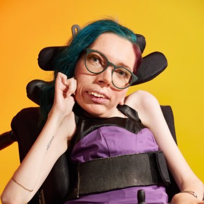 Twittert und bloggt auf https://t.co/aYKWoFuW1T über Inklusion. Macht sich stark für Accessibility in Games. Liebt Musicals. Botschafterin für @GGrenzen // sie/ihr; she/her