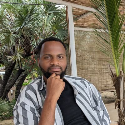 YohKush's profile picture. football, medicine, and the pursuit of Meaning.