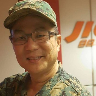 大家好,我的朋友们,我是张晨黄,我来自中国北京,但在美国长大。一位单亲父亲,只有一个女儿。我很高兴成为今天的我。感谢上帝