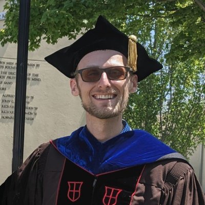 ┊🎓 Master's from @ClarkUBiology 
┊👨‍🔬 Doctorate from @BrownUPathoGP 
┊🔬 Postdoc at @DanaFarber_Hale & @HarvardMed 
┊💻 Chair of Communications for @DFCI_PGA