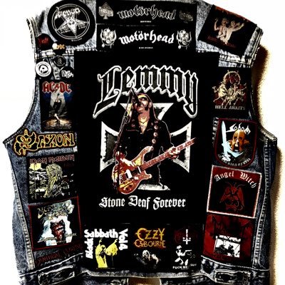 Mudslide Blues Band、バイバイ・ニーチェ、Detestard(サポート)のドラム。アイドルとコンカフェをはじめいろいろオタク。こちらは日常垢、真面目なポストは@joe_born2run にて。
