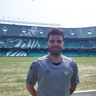 Maestro de E.F | Analista y Scouting | Técnico UEFA A                                                     
Actualmente Técnico en Real Betis Fundación