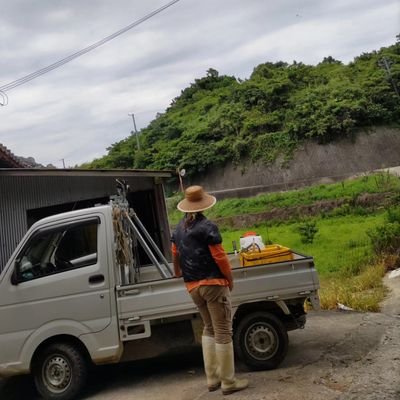 脱サラして百姓になりました。街に住みながら一番近い農村での通い百姓です。崇高な信念で猟期のみ狩猟を行う猟師ではなく一丁前に報奨金をもらいながらリスクも苦労もなく行政の策に乗って餌を撒いて獲る小狡い人です。水稲 タケノコ 栗 少しの野菜。獣害に悩みながらの毎日です。ほぼ備忘録です。
罠猟 有害鳥獣駆除 音楽 MMA