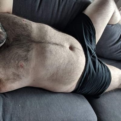Just a bear with a serious love for cum 💦🤤
 
He/Him, 37