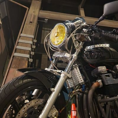 ゼファー400(92)に乗ってます。

奥さんと自分のバイクが世界一好きな30代後半のおっさんです。
気軽に絡んで頂けたらと思います。
無言フォローお許し下さいm(_ _)m